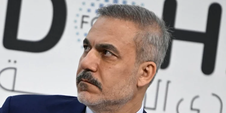 Turquía afirma que la administración de Gaza y la policía deberían preceder el desarme de Hamás