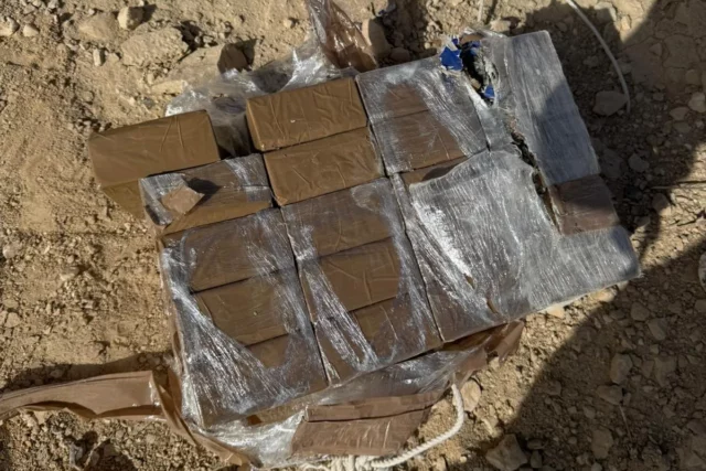 Fuerzas israelíes capturan a seis traficantes de armas en frontera con Egipto