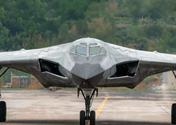 El bombardero H-20 de China se prepara para su primera misión