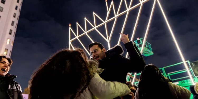 Grupos de EE. UU. emiten guía de Janucá tras masacre en Sídney