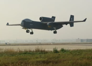 China lanza el gigantesco Jiutian que inunda el cielo con cientos de UAV