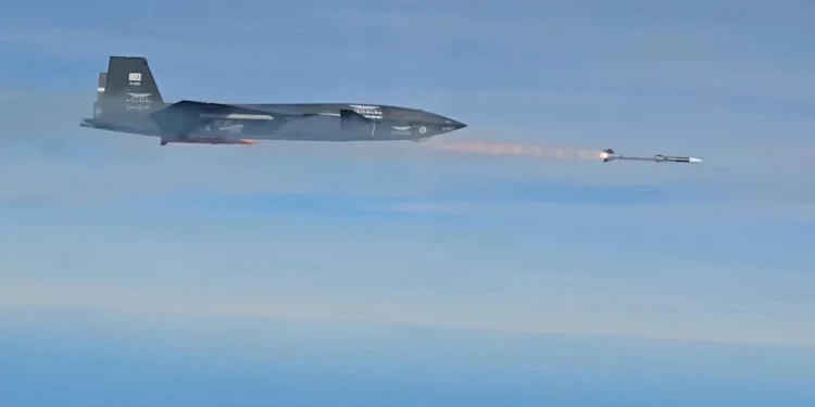 El Bayraktar Kizilelma de Turquía derriba objetivo fuera de su alcance visual