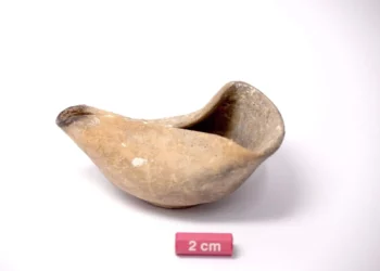 Hallan lámpara asmonea de 2.000 años en Israel