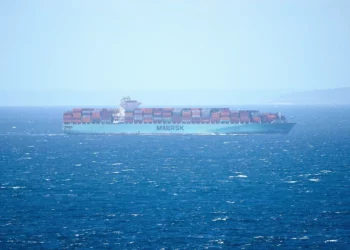 Barcos de Maersk en el mar Rojo por primera vez en dos años: hutíes de Yemen mantienen el alto el fuego