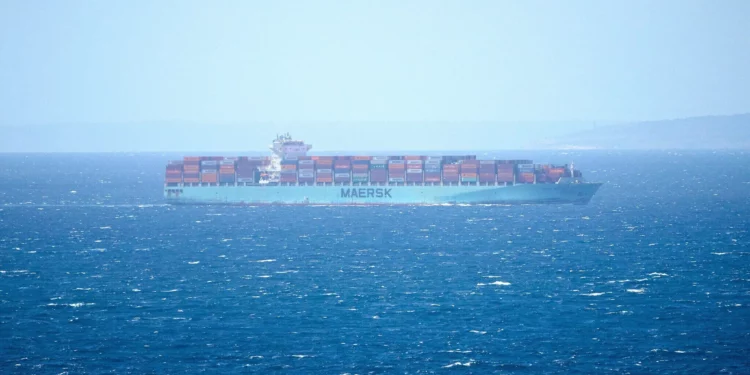 Barcos de Maersk en el mar Rojo por primera vez en dos años: hutíes de Yemen mantienen el alto el fuego