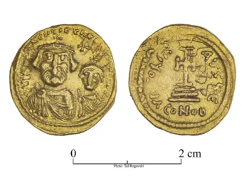 Monedas de oro de 1400 años halladas en monasterio cristiano del desierto de Judea