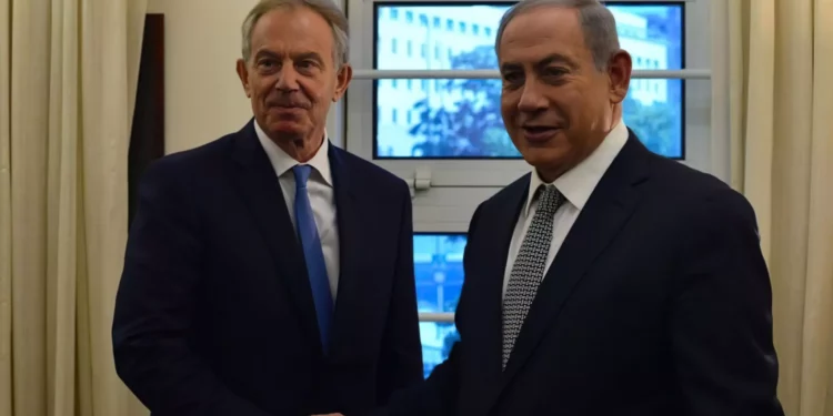 Netanyahu se reunió en secreto con Tony Blair para tratar el futuro de Gaza
