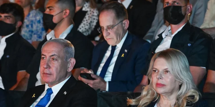 Hackers vinculados a Irán afirman haber filtrado información del teléfono del principal asesor de Netanyahu.