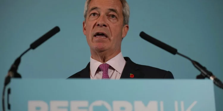 Supervivientes del Holocausto exigen disculpa pública a Nigel Farage