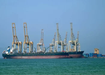 Irán incauta petrolero con tripulación extranjera en el Golfo