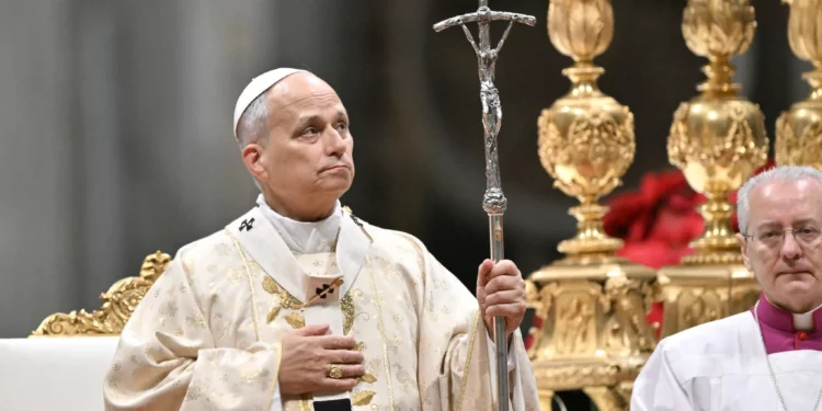 En su primera misa de Navidad: el papa León lamenta la situación en Gaza