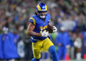 La estrella de la NFL Puka Nacua se disculpa por un gesto antisemita