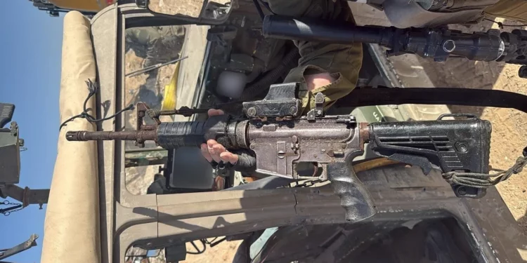 Las FDI encuentran rifle del oficial caído Daniel Pérez en un lugar con trampas explosivas en Gaza