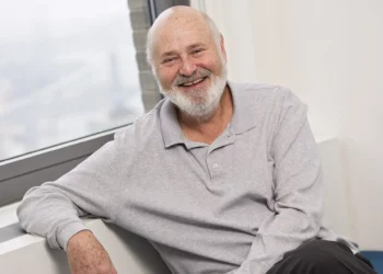 Hallan dos personas muertas en la casa de Rob Reiner en Los Ángeles