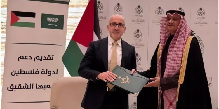 Arabia Saudí entrega $90 millones a la Autoridad Palestina para evitar su colapso