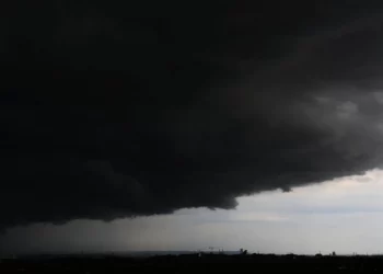 Las FDI se confinan y limitan su actividad por la tormenta Byron