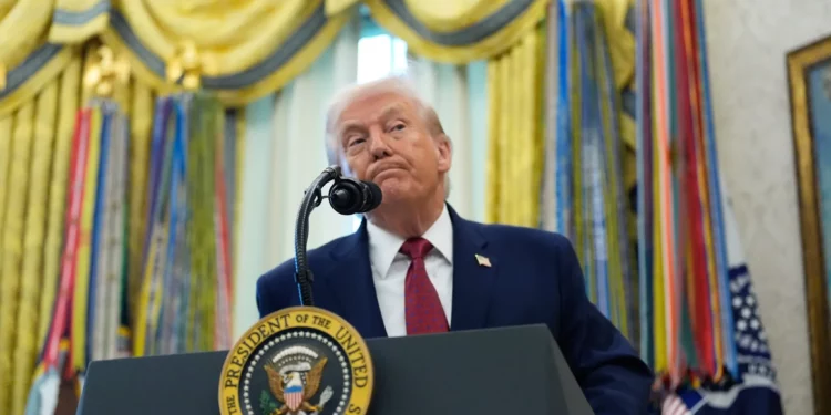 Trump dice que EE. UU. investiga si Israel violó tregua en Gaza