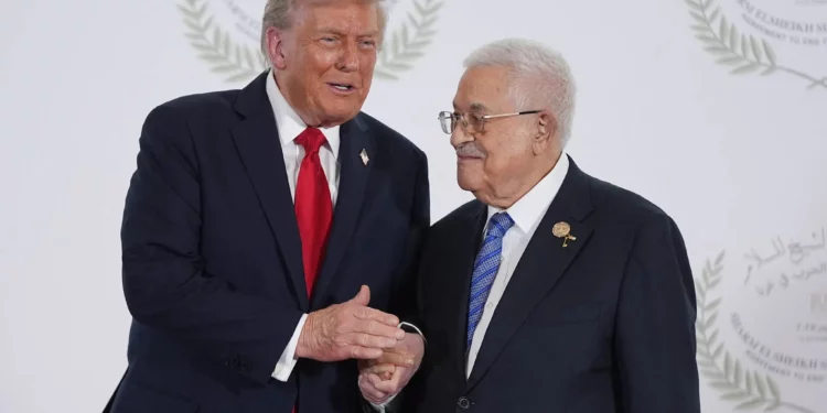 EE. UU. detuvo sanciones contra Abbas tras despido de ministro palestino que pagó a terroristas