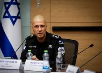 El Comisionado Jefe de Prisiones de Israel, Kobi Yaakobi, habla ante el Comité de Seguridad Nacional de la Knéset el 16 de diciembre de 2025. (Noam Moskovitz/Portavoz de la Knéset)