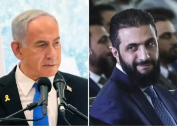 De izquierda a derecha: El primer ministro Benjamin Netanyahu habla con el personal en una instalación del Shin Bet, el 29 de junio de 2025. (Maayan Toaf/GPO); El presidente interino de Siria, Ahmed al-Sharaa, asiste a la firma de un acuerdo para un proyecto energético regional en Damasco, Siria, el 29 de mayo de 2025. (Foto AP/Ghaith Alsayed)