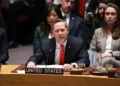 El embajador de Estados Unidos ante las Naciones Unidas, Mike Waltz, interviene durante una reunión del Consejo de Seguridad de la ONU para votar una resolución estadounidense sobre el plan de paz para Gaza en la sede de la ONU en Nueva York, el 17 de noviembre de 2025. El Consejo de Seguridad de la ONU votó a favor de una resolución estadounidense que refuerza el plan de paz para Gaza del presidente estadounidense Donald Trump, que incluye el despliegue de una fuerza internacional y una vía hacia un futuro Estado palestino. (Foto de ANGELA WEISS / AFP)