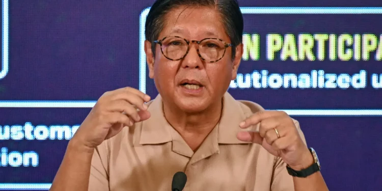 El presidente de Filipinas, Ferdinand Marcos Jr., habla durante una conferencia de prensa en el Palacio de Malacañang en Manila el 13 de noviembre de 2025. (Jam STA ROSA / AFP)