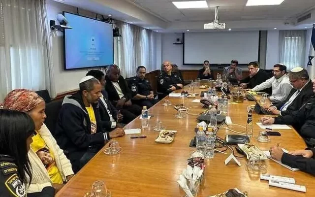 Familia de Kasau se reúne con Ben Gvir por el caso de la desaparición