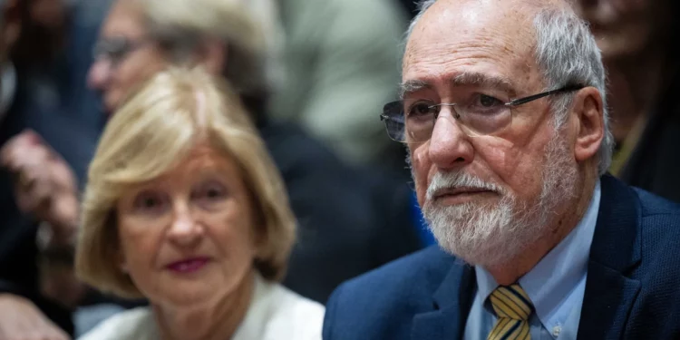 Expresidente del Tribunal Supremo ingresa hospitalizado de urgencia