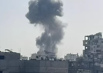 Medios palestinos informan de otro ataque aéreo israelí en Gaza