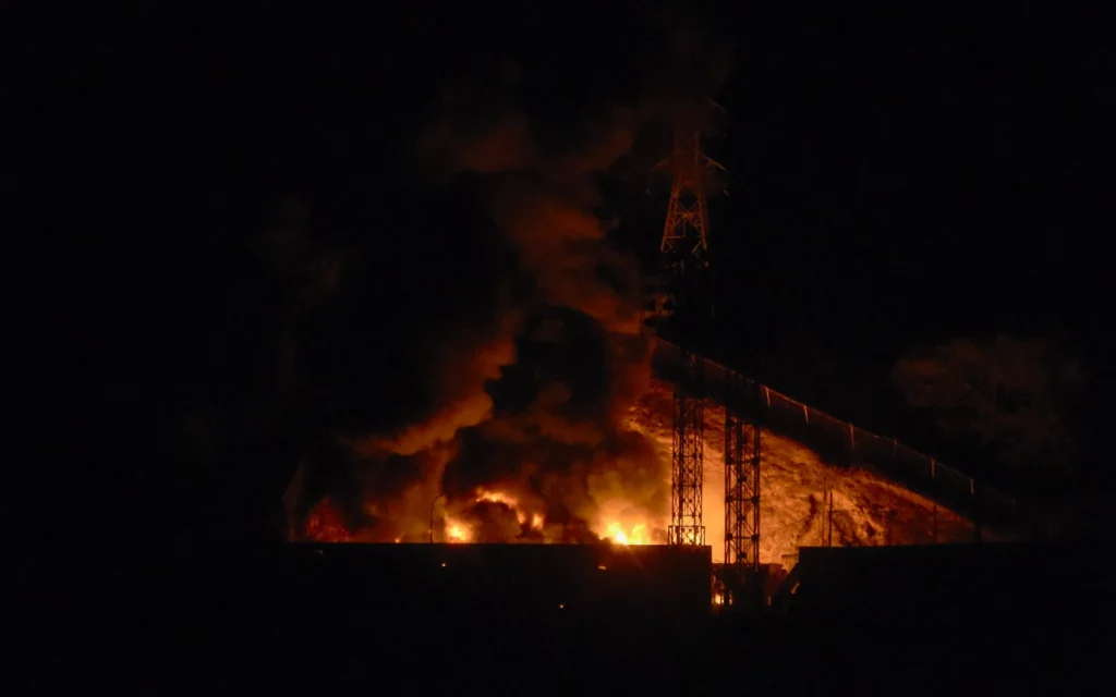 Ataques de Estados Unidos sacuden Caracas: Maduro declara emergencia