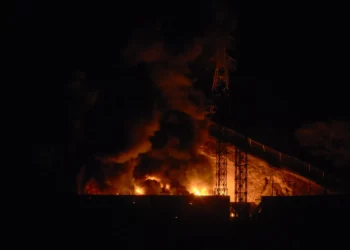 Ataques de Estados Unidos sacuden Caracas: Maduro declara emergencia