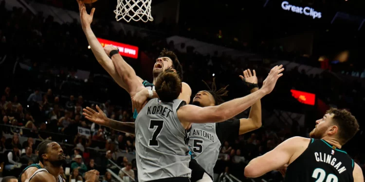 El triple-doble de Deni Avdija ayuda a los Portland Trail Blazers a derrotar a los San Antonio Spurs