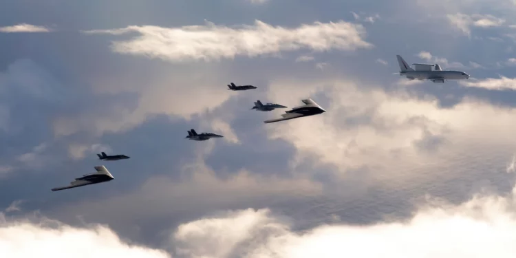 Los B-2 atacaron escoltados por F-22: Irán no puede hacer nada