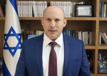 Bennett presenta ley para importantes subsidios para quienes prestan servicio en las FDI