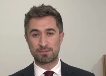 Escuela británica canceló charla de diputado por su apoyo a Israel