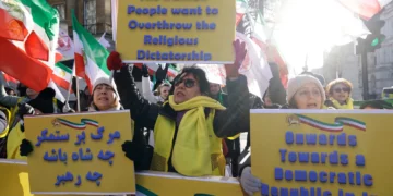 La diáspora iraní en el Reino Unido se moviliza para apoyar a los manifestantes en Irán
