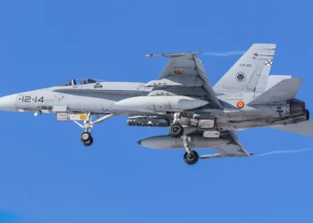 Cazas EF-18M españoles se enfrentan a los rusos Su-30SM sobre el Báltico