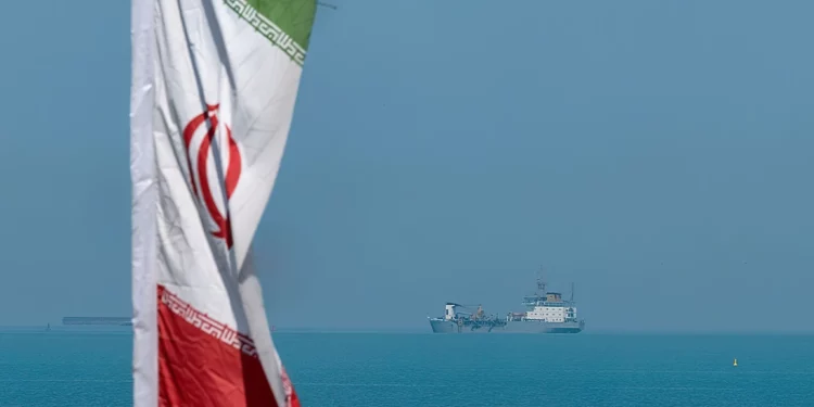 Las operaciones marítimas en el Golfo se paralizan cerca de Irán: EE. UU. se prepara para un ataque