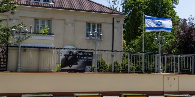 Tres detenidos en Azerbaiyán por plan de ataque a embajada israelí