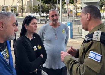 Jefe de las FDI a los padres del último rehén: hay motivos para el optimismo