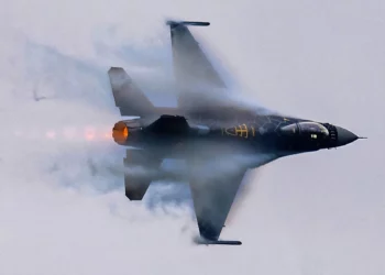 S-300 ruso destruye un caza F-16 en Ucrania