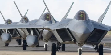 Los F-22 desplegados en Oriente Medio: Irán va a cambiar