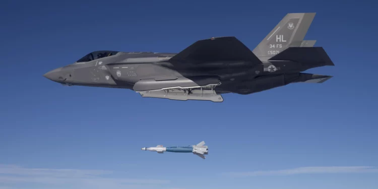 Los F-35A polacos están armados con bombas GBU-39/B