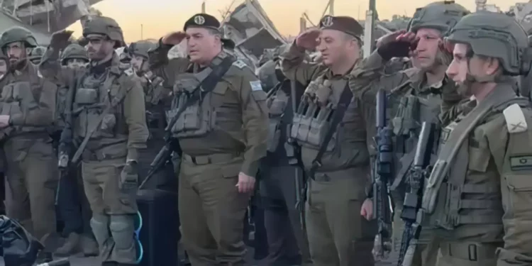 Las FDI cantan el himno nacional en Gaza tras localizar al último rehén