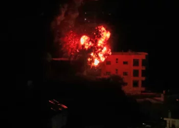 Israel ataca instalación subterránea de Hezbolá en Líbano