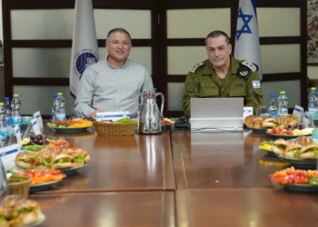 El jefe del Shin Bet se reúne con el jefe de las FDI