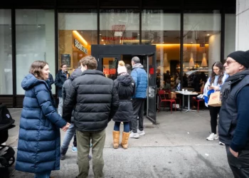 Judíos de Nueva York concurren a panadería israelí tras las acusaciones de “apoyo al genocidio” por parte de sus empleados