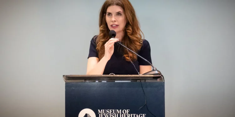 Concejala de Nueva York presenta plan legislativo contra antisemitismo