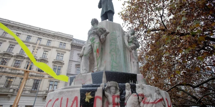Estudiantes judíos condenan remodelación de estatua que inspiró a Hitler