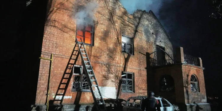 Rusia lanzó el nuevo misil balístico Oreshnik en un gran ataque contra Ucrania